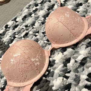 Victoria’s Secret Very Sexy Push Up Bra 32B